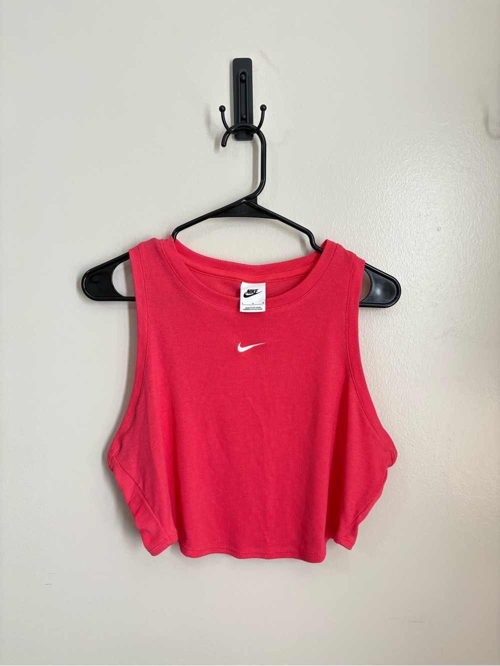 NIKE Women’s Pink Cropped Tank Top